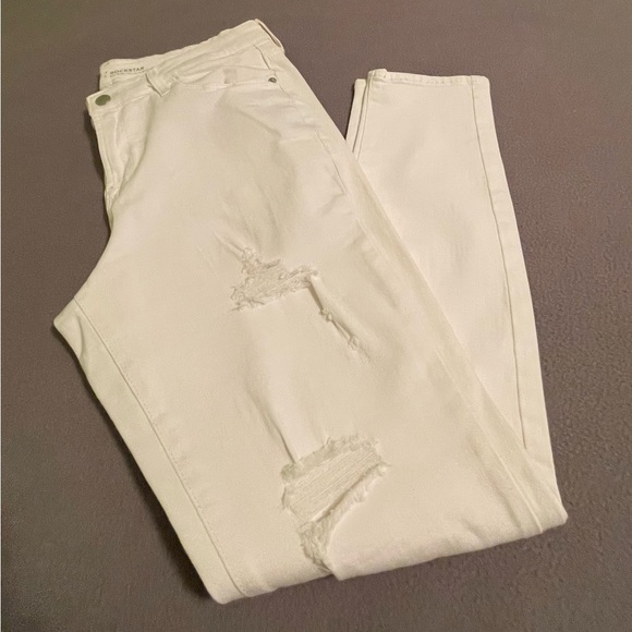 Old Navy Rockstar Mid-Rise White Distressed Skinny Jeans Size 12 - Picture 7 of 12